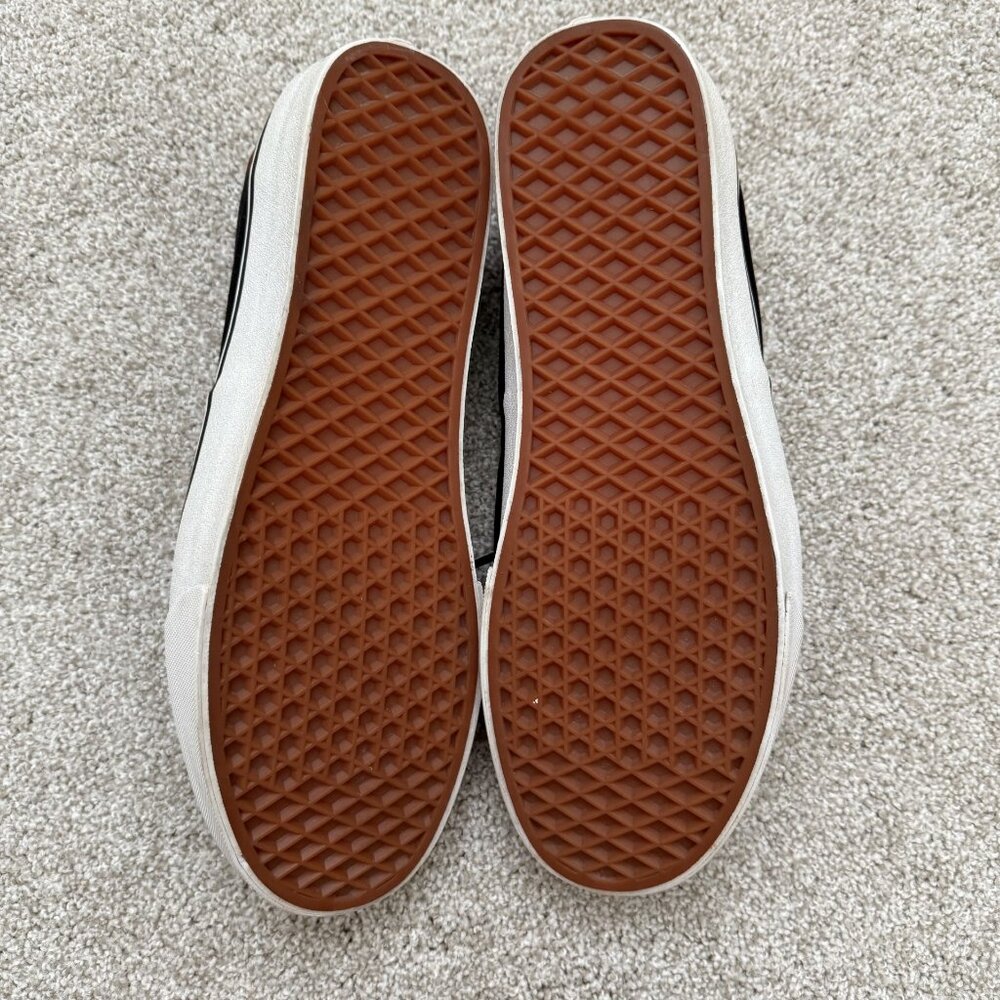 Vans - Picture 6 of 8